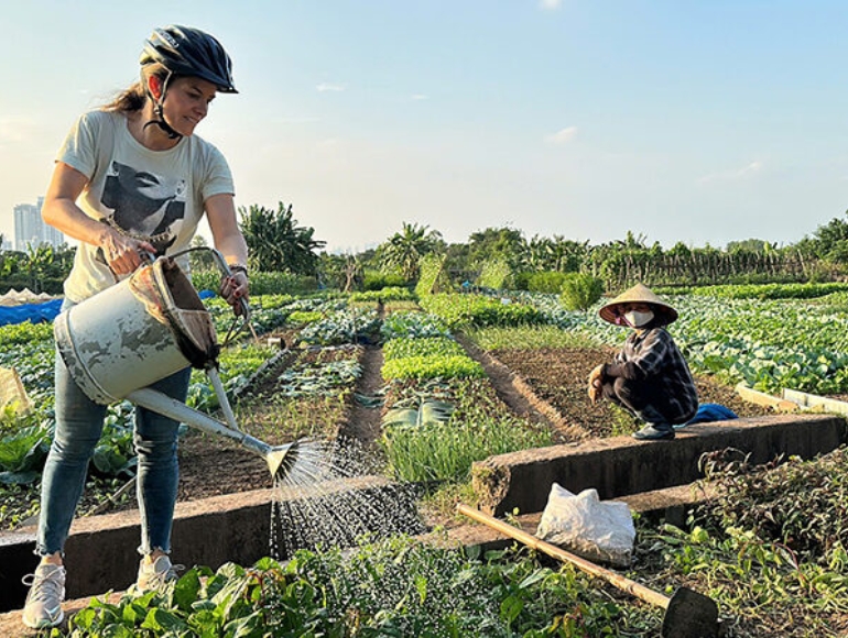 HALF-DAY RED RIVER BIKING TOUR