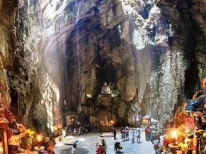 Lady Buddha (Son Tra) and Marble mountains with Hell Cave